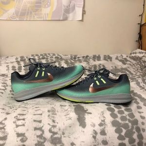 Nike Sneaker NEW!! 1 FREE SWELL BOTTLE INCLUDED !